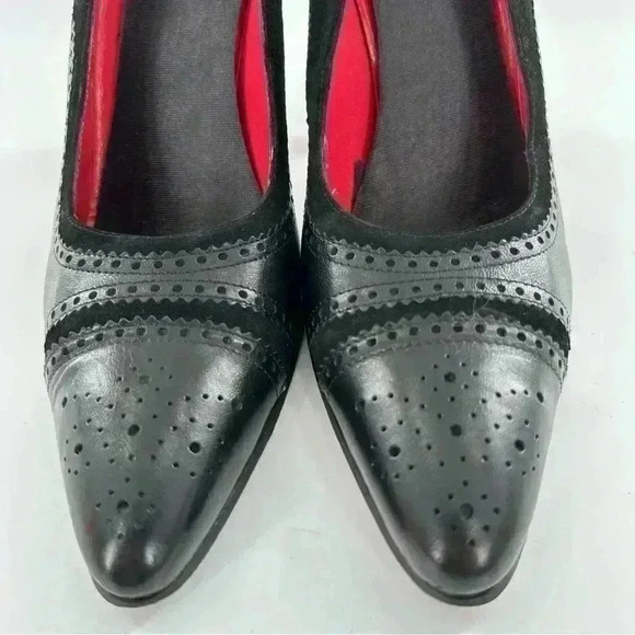 Emanuel Ungaro heels size 8.5 black Italian leather suede cap toe brogue career - Picture 3 of 14